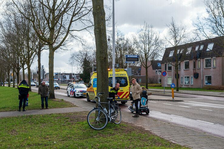 Opnieuw fietser aangereden op Middelweg - Foto: Peter Denekamp