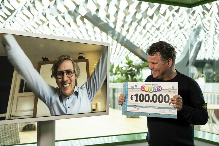 Wolter Kroes verrast Gerben uit Zwolle met 100.000 euro - Foto: Jurgen Jacob Lodder