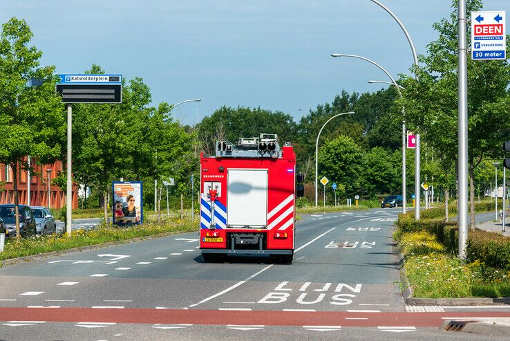 Brandweerchauffeurs krijgen bijles in rijden met zwaailicht en sirene - Foto: Peter Denekamp
