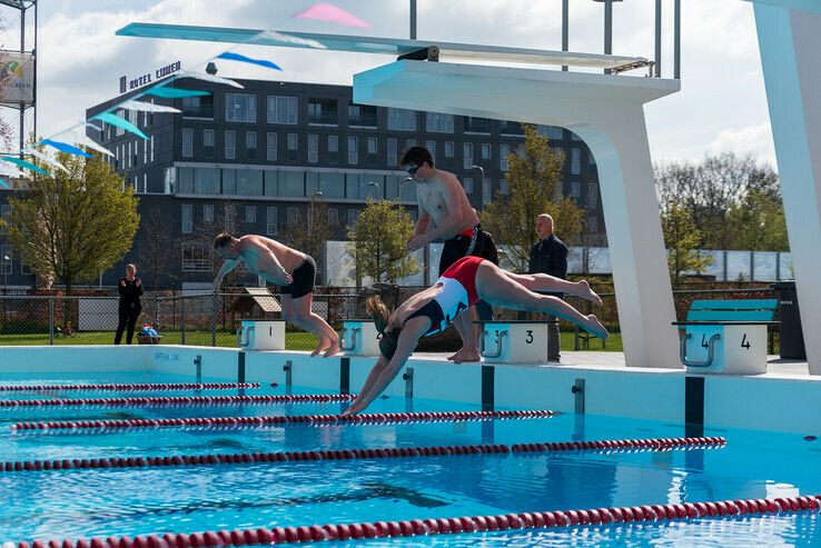 Zwem4daagse Openluchtbad Zwolle met Maarten van der Weijden? - Foto: Peter Denekamp