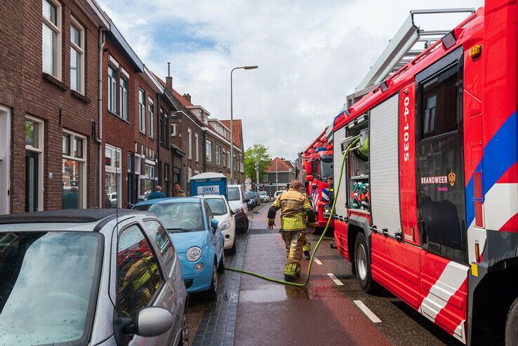Klein woningbrandje bij werkzaamheden in Diezerpoort - Foto: Peter Denekamp