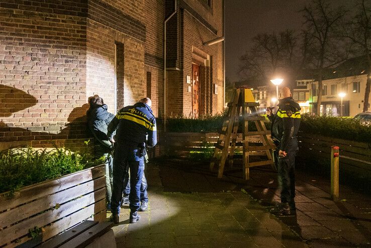 Twee mannen naar ziekenhuis na steekpartij in Assendorp, verdachte aangehouden - Foto: Peter Denekamp
