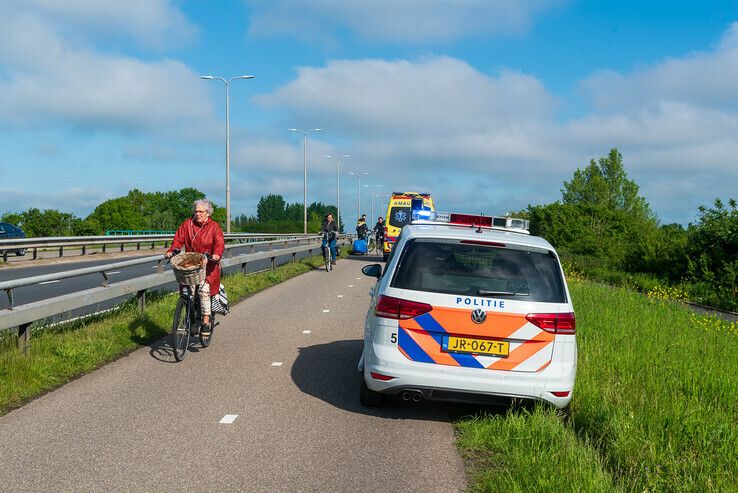 Ligfietser gewond na botsing op Hasselterweg - Foto: Peter Denekamp