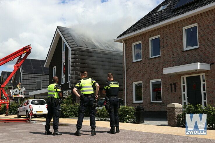 Woningbrand Van Eedenstraat Stadshagen - Foto: Arjen van der Zee