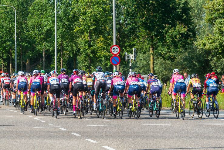 Peloton Ladies Tour trekt door Zwolle - Foto: Peter Denekamp