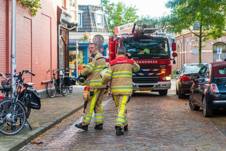 Brandweer zorgt voor kinderplezier in Assendorp - Foto: Peter Denekamp