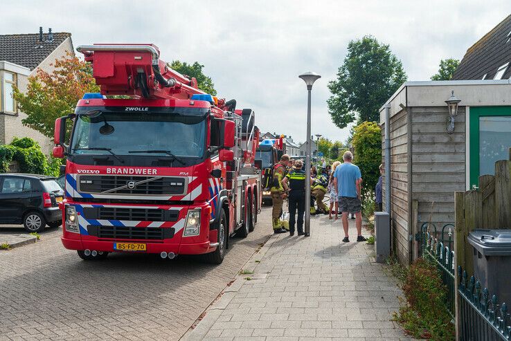 Oude batterij veroorzaakt beginnende woningbrand in Zwolle-Zuid - Foto: Peter Denekamp