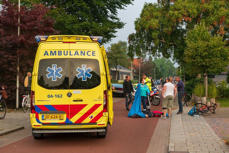 Gewonde bij ongeval op fietsstraat in Zwolle-Zuid, bestuurder rijdt door - Foto: Peter Denekamp
