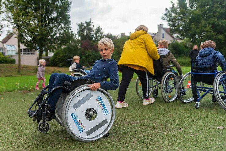 Kinderen met en zonder beperking sporten samen in Zwolle-Zuid - Foto: Peter Denekamp