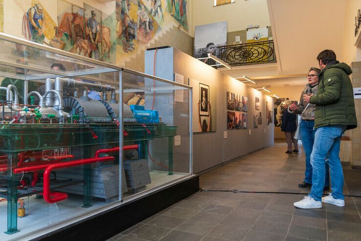 Aangrijpende expositie met persfoto’s van coronajaar 2020 geopend in Zwolle-Zuid - Foto: Peter Denekamp