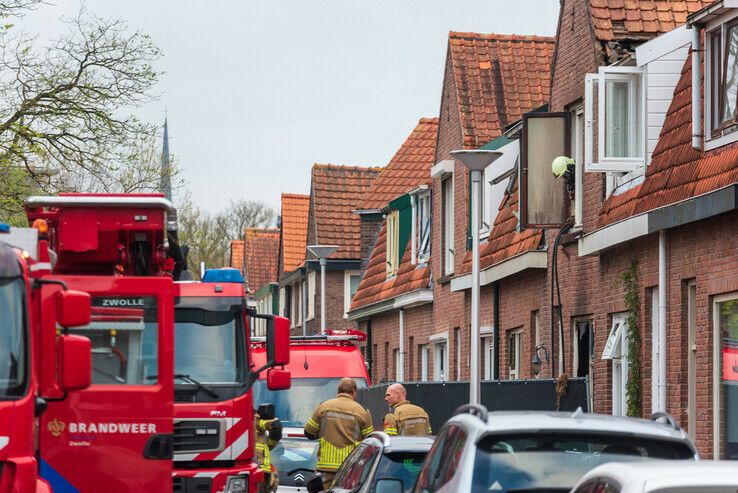 Opnieuw brand in woning in De Ruyterstraat - Foto: Peter Denekamp