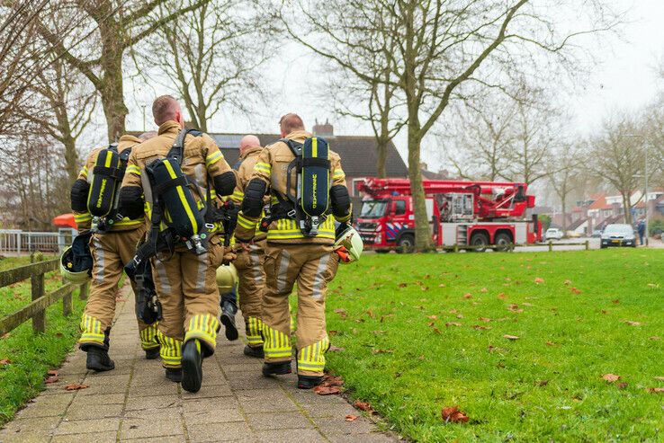 School in Zwolle-Zuid ontruimd na brand in washok - Foto: Peter Denekamp
