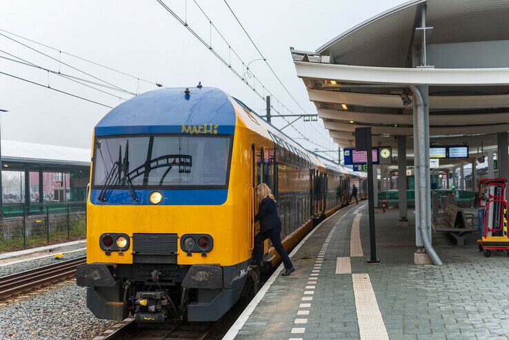 Opgeknapte ’triltreinen’ rijden weer van en naar Zwolle - Foto: Peter Denekamp
