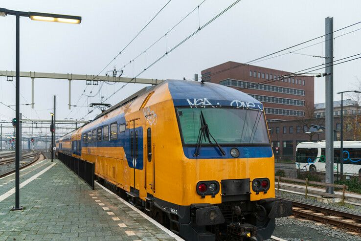Opgeknapte ’triltreinen’ rijden weer van en naar Zwolle - Foto: Peter Denekamp