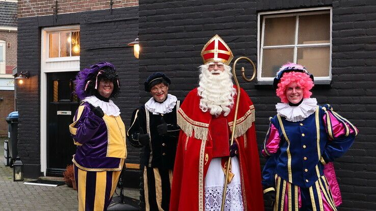 Hoog bezoek van Sinterklaas voor Zwolse zorginstellingen - Foto: Jorien Hulsman