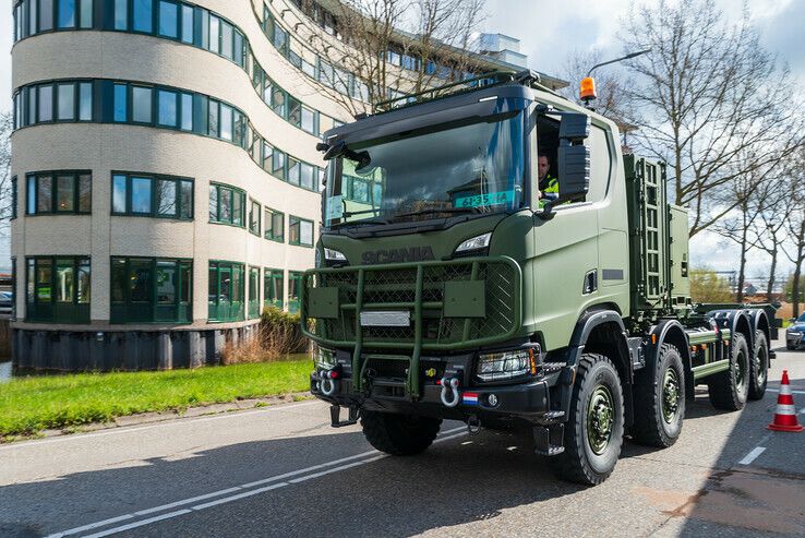 Scania past hoogteproblemen Gryphus legervoertuig aan - Foto: Peter Denekamp