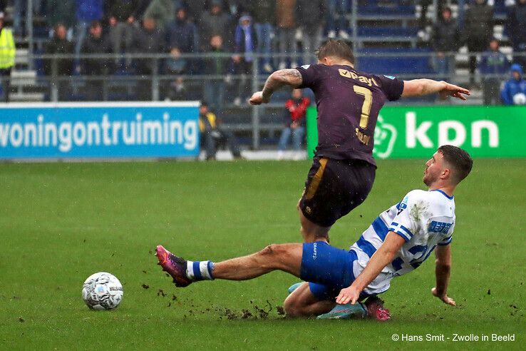 Nakayama bezorgt PEC Zwolle punt in extra tijd