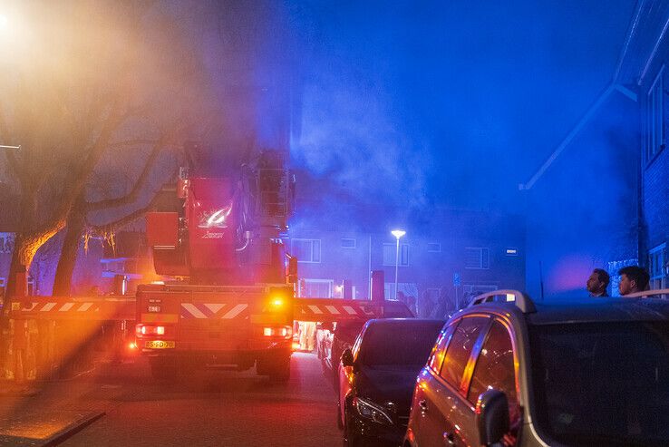 Flinke schoorsteenbrand in Diezerpoort - Foto: Peter Denekamp