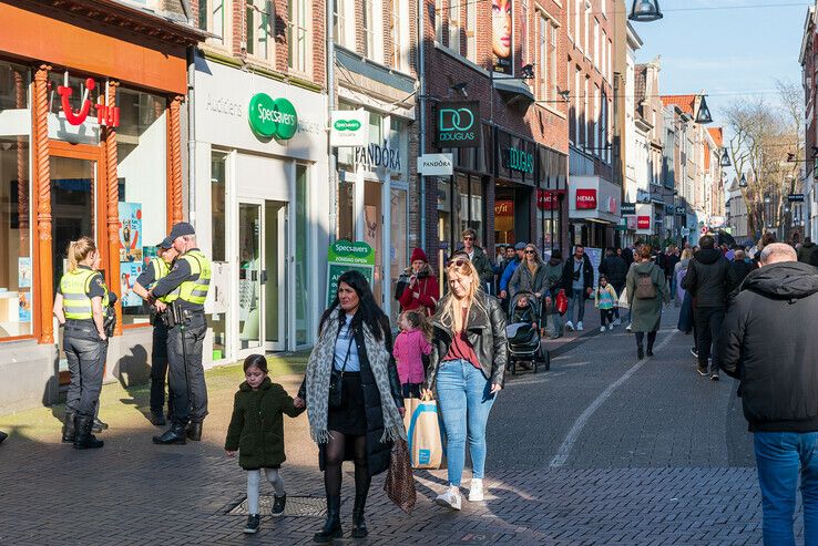 Veel politie op de been in binnenstad rond wedstrijd PEC – Feyenoord - Foto: Peter Denekamp