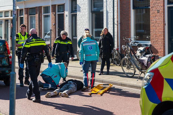 Voetganger raakt ernstig gewond in Assendorp - Foto: Peter Denekamp