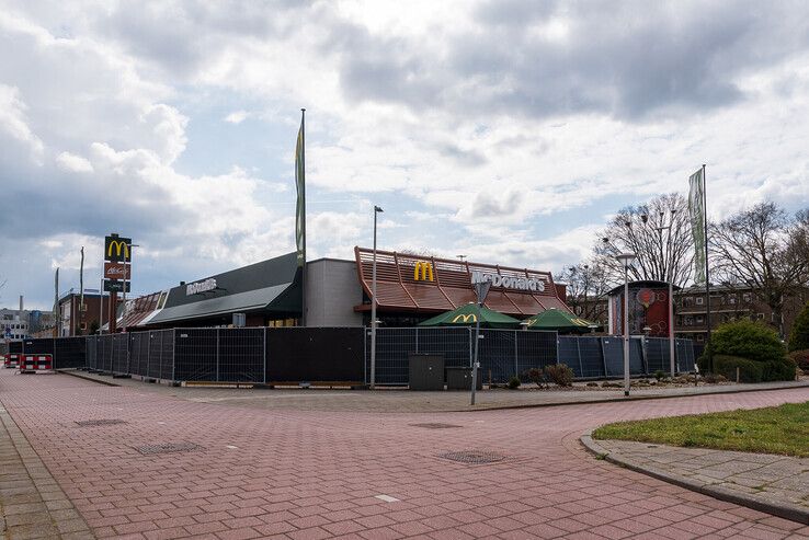 McDonalds Zwolle Noord zaterdagmiddag - Foto: Peter Denekamp