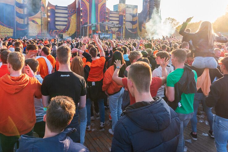 Tienduizenden gaan uit hun dak tijdens Kingdance in Zwolle - Foto: Peter Denekamp