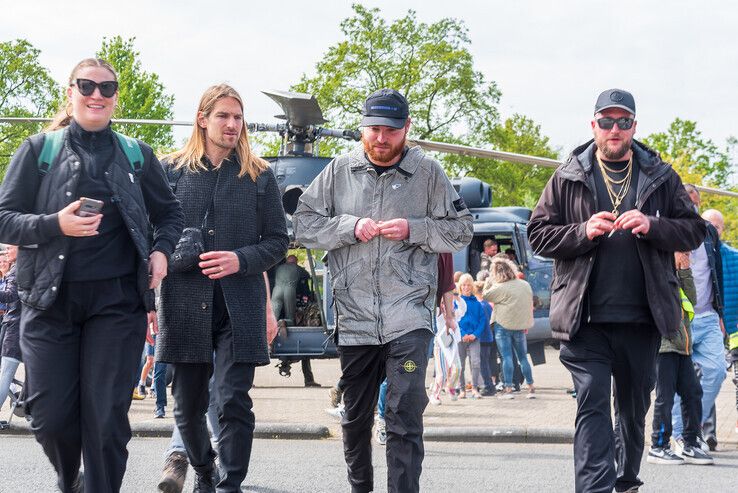 Bevrijdingsfestival Overijssel afgetrapt door rapper Donnie - Foto: Peter Denekamp