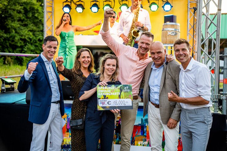 Zwolse Haringparty levert € 18.000 op voor goede doel - Foto: Nextlevel Fotografie