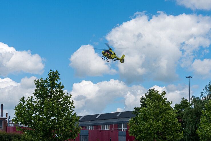 Traumahelikopter landt in Hanzeland - Foto: Peter Denekamp