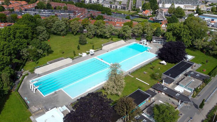 Openluchtbad Zwolle decor voor locatievoorstelling We Zwemmen Nog