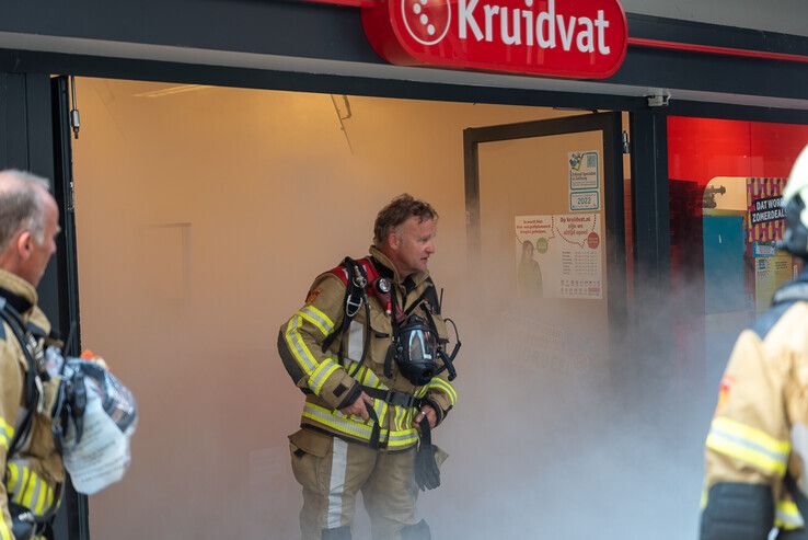 Inbraakalarm zet Kruidvat in binnenstad stampvol rook - Foto: Peter Denekamp