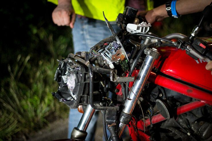 Motorrijder gewond door valpartij op Zwartewaterallee - Foto: Ruben Meinten