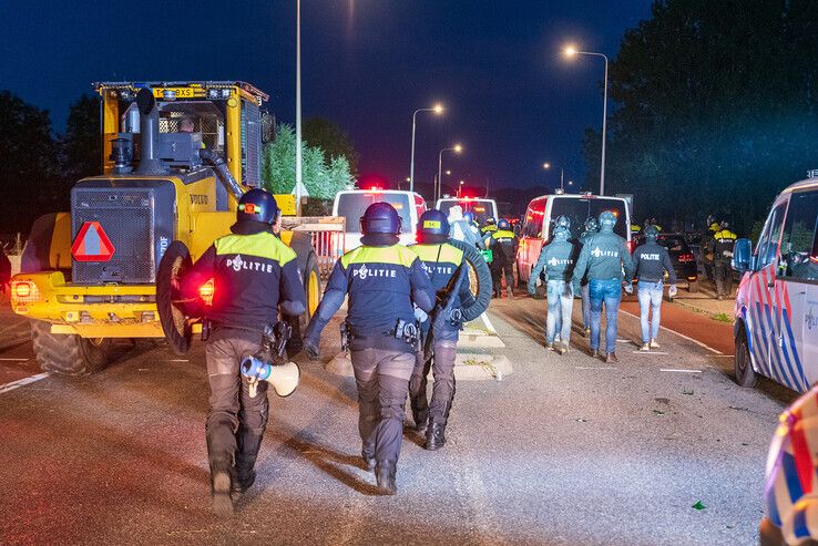 ‘Stevige reactie’ van OM tegen relschoppers bij boerenprotest in Zwolle loopt op fiasco uit - Foto: Peter Denekamp