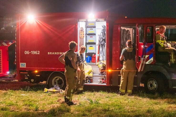 Brand bij ForFarmers blijkt pittige klus ForBrandweer - Foto: Peter Denekamp