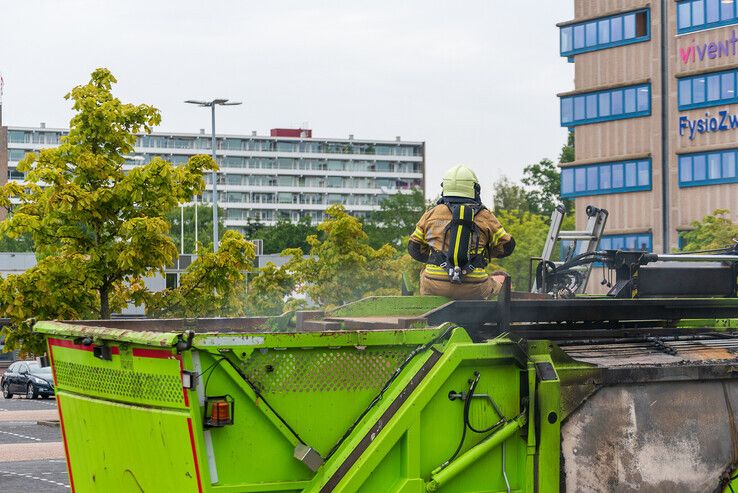 Forse schade door brand in vuilniswagen: “Onnodig en simpel te voorkomen” - Foto: Peter Denekamp