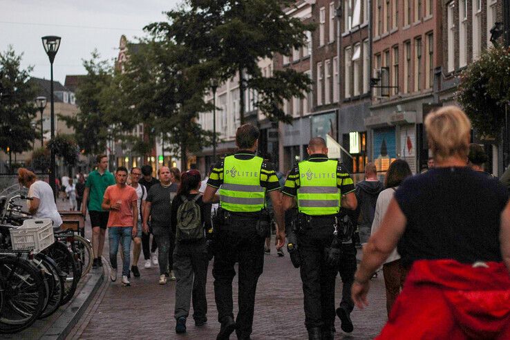 Zes aanhoudingen bij Straatfestival, handhaver mishandeld - Foto: Ruben Meinten