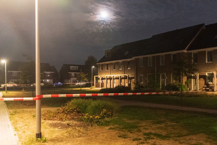 Mogelijk geschoten met gaspistool bij woning in Stadshagen - Foto: Peter Denekamp