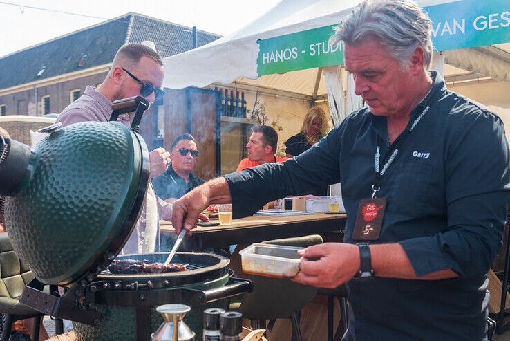 Genieten van heerlijke gerechten en stralend nazomerweer op Boer&Markt - Foto: Peter Denekamp