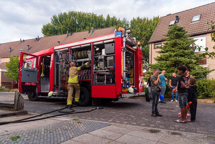 Vergeten pan op fornuis zorgt voor woning vol rook in Zwolle-Zuid - Foto: Peter Denekamp