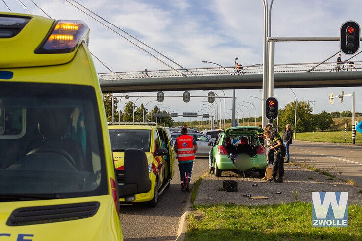 Twee gewonden bij flinke aanrijding Hasselterweg - Foto: Ruben Meinten