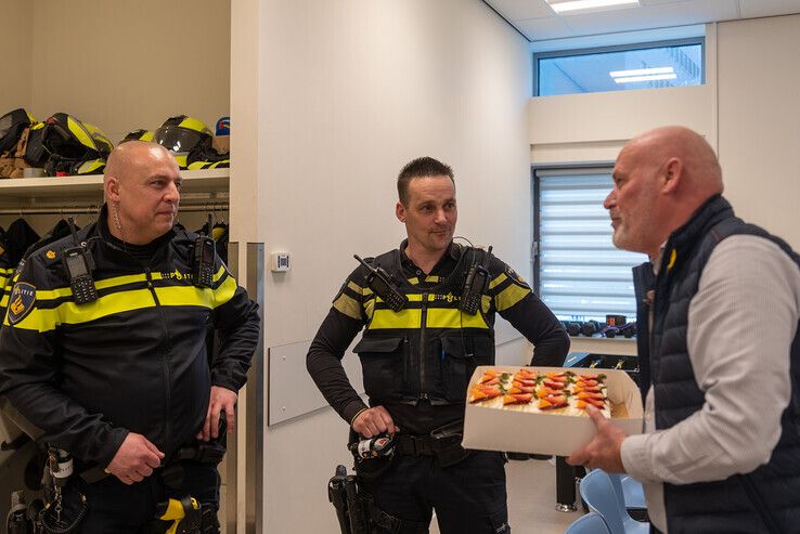 Snelkrakers op heterdaad aangehouden in Zwolle, politiehond Nero is de hero! - Foto: Peter Denekamp