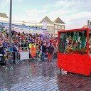SOT-tribune staat met carnaval op Grote Markt