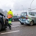 Kop-staartbotsing met drie auto’s op IJsselallee