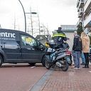 Scooterbestuurder gewond door aanrijding bestelwagen