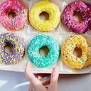 Leger des Heils deelt gratis donuts uit