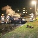 Auto brandt uit in Berkum, politie zoekt getuigen