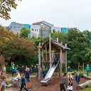 Saai schoolplein in Wipstrik is groene oase geworden