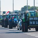 Duizenden boeren uit noorden op de tractor door Zwolle